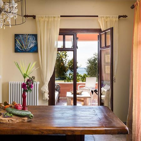 Beachfront Villa Meliti Ágios Matthaíos Kültér fotó