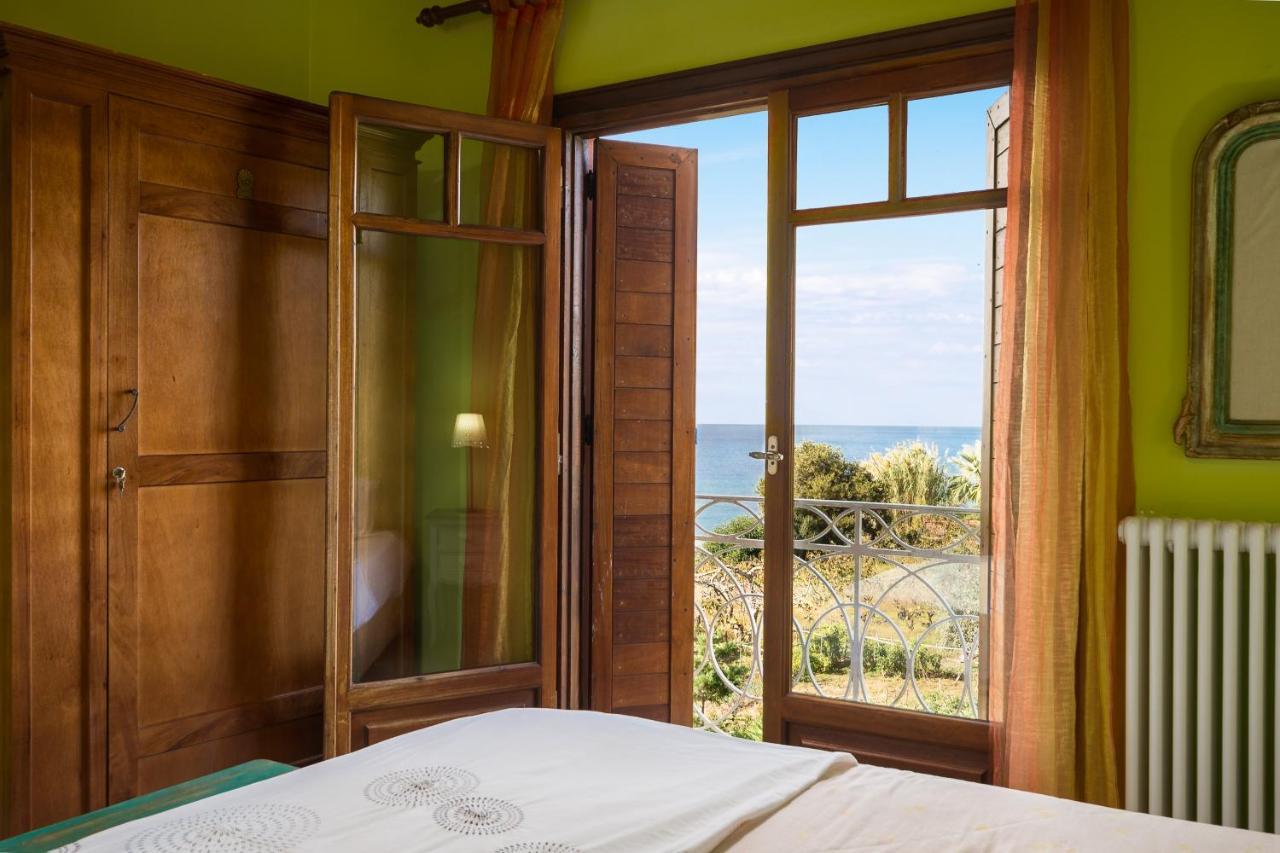 Beachfront Villa Meliti Ágios Matthaíos Kültér fotó
