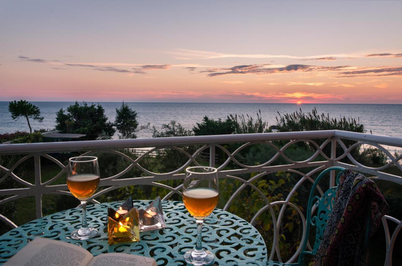 Beachfront Villa Meliti Ágios Matthaíos Kültér fotó