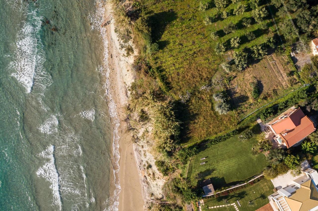 Beachfront Villa Meliti Ágios Matthaíos Kültér fotó